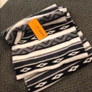 Old navy active scarf